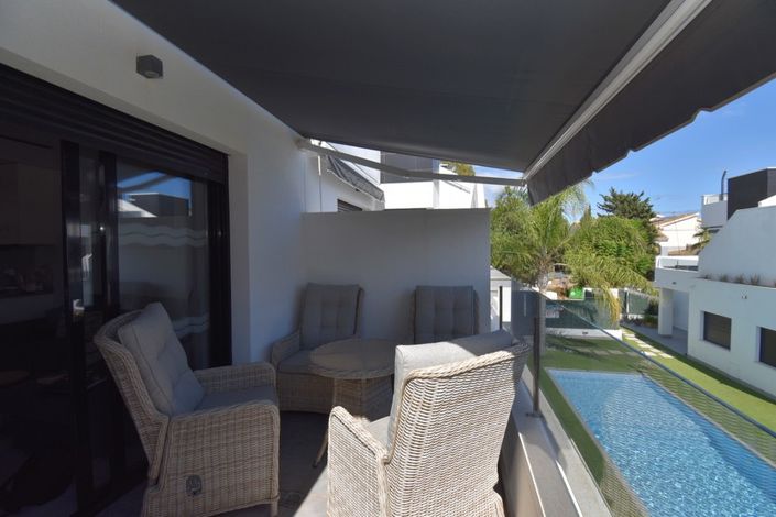 Image No.15-2 Bed Property for sale