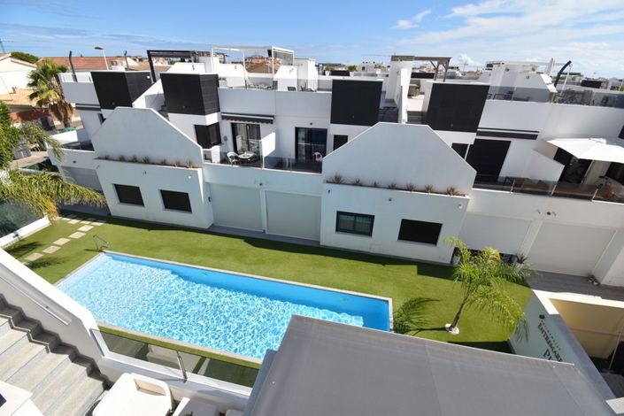 Image No.23-2 Bed Property for sale