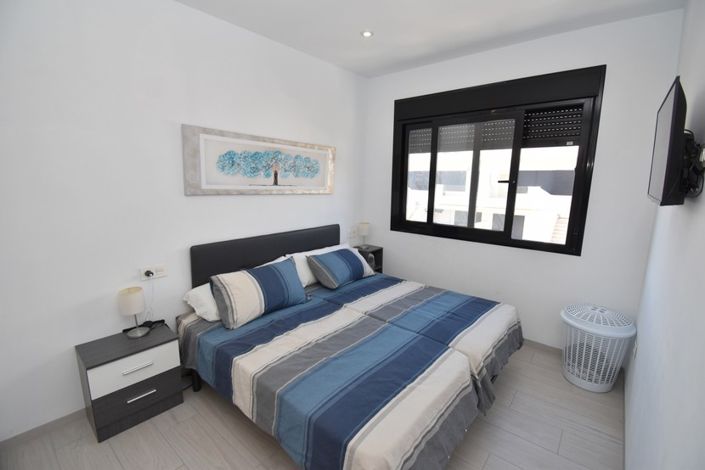 Image No.8-2 Bed Property for sale