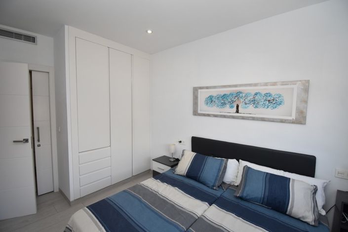 Image No.9-2 Bed Property for sale