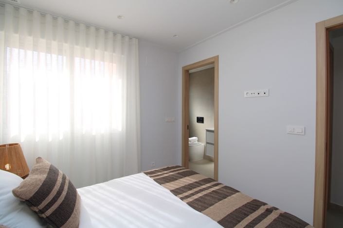 Image No.12-3 Bed Apartment for sale
