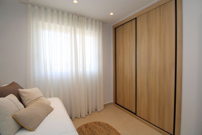 Image No.17-3 Bed Apartment for sale