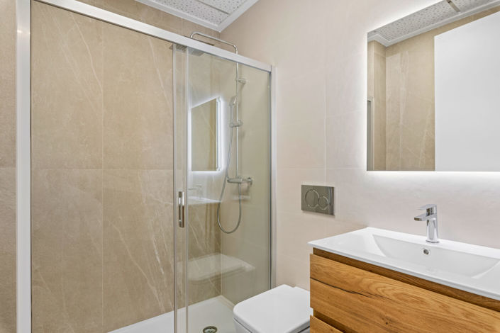 Image No.4-4 Bed Apartment for sale