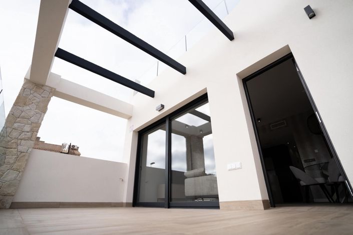 Image No.17-3 Bed Apartment for sale