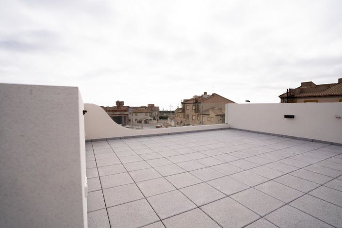 Image No.18-3 Bed Apartment for sale