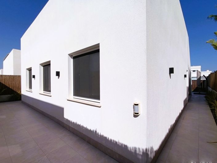 Image No.20-3 Bed Villa for sale