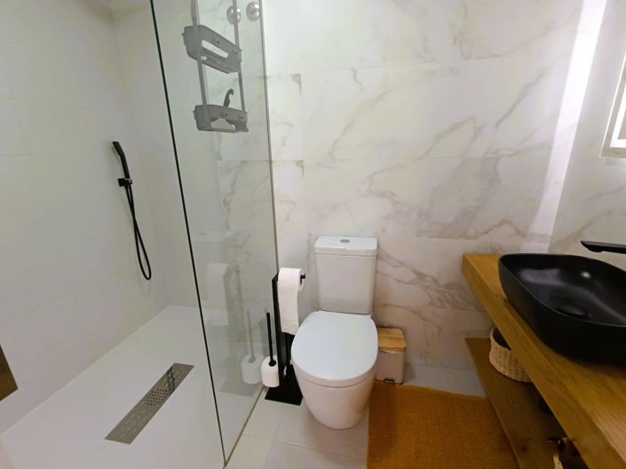 Image No.9-3 Bed Villa for sale