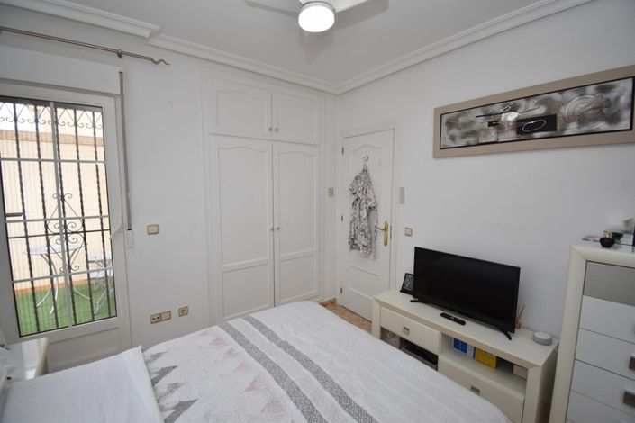 Image No.14-3 Bed Townhouse for sale