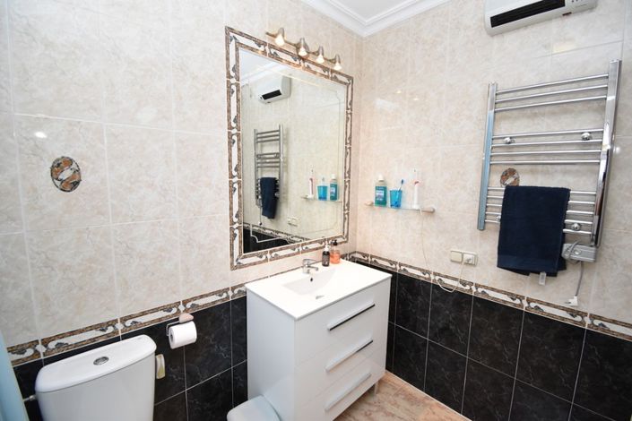 Image No.16-3 Bed Townhouse for sale