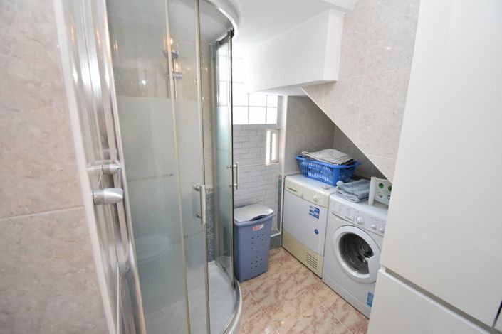 Image No.8-3 Bed Townhouse for sale