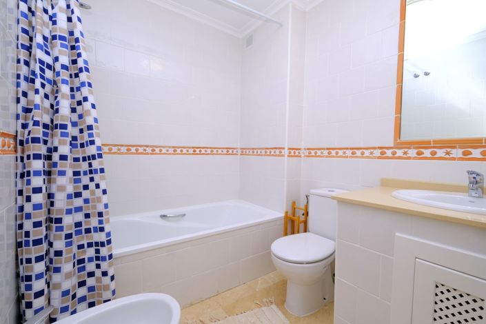 Image No.14-2 Bed Property for sale