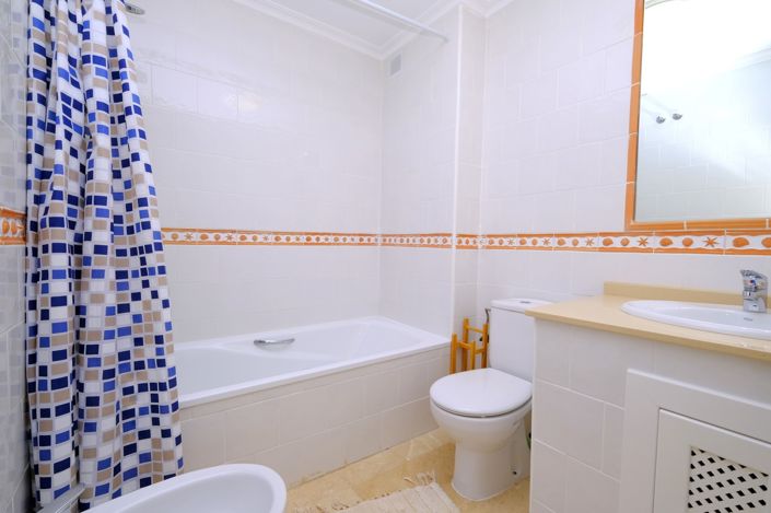 Image No.14-2 Bed Property for sale