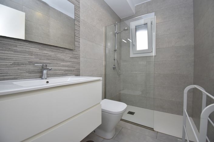 Image No.11-3 Bed Townhouse for sale