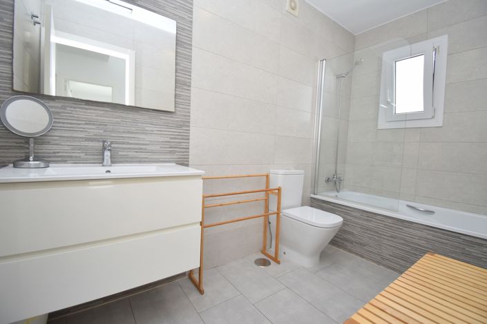Image No.16-3 Bed Townhouse for sale