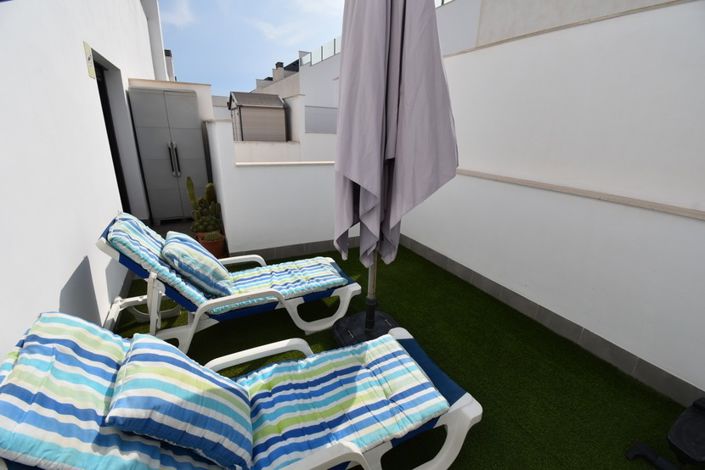 Image No.18-3 Bed Townhouse for sale