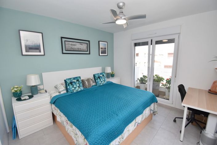 Image No.19-3 Bed Townhouse for sale