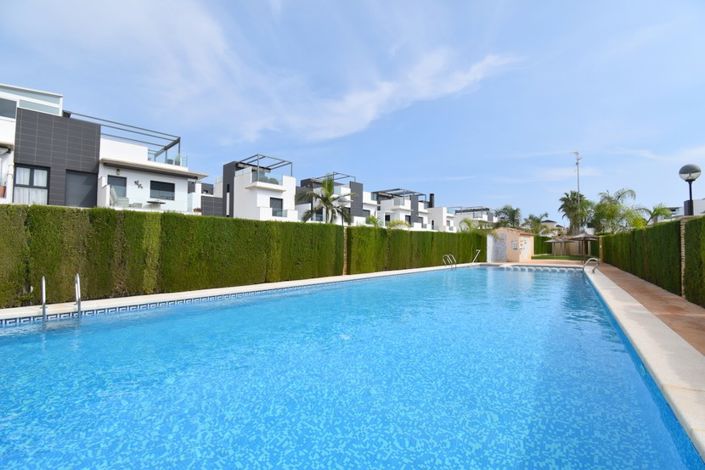 Image No.2-3 Bed Townhouse for sale