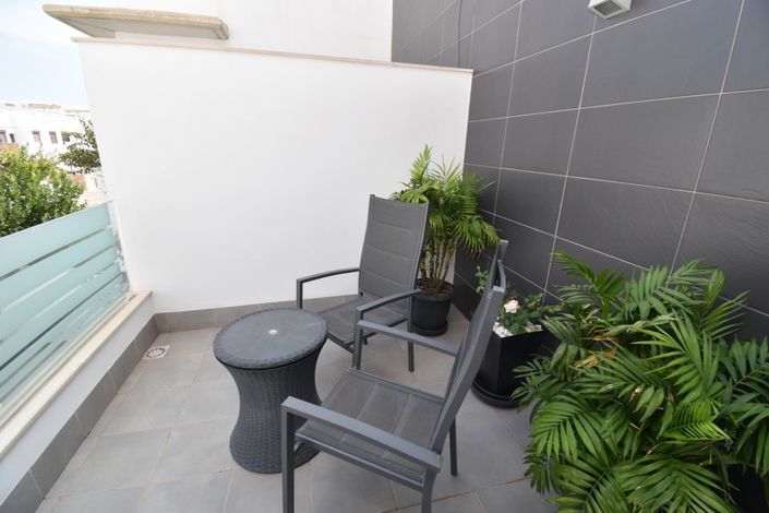 Image No.21-3 Bed Townhouse for sale