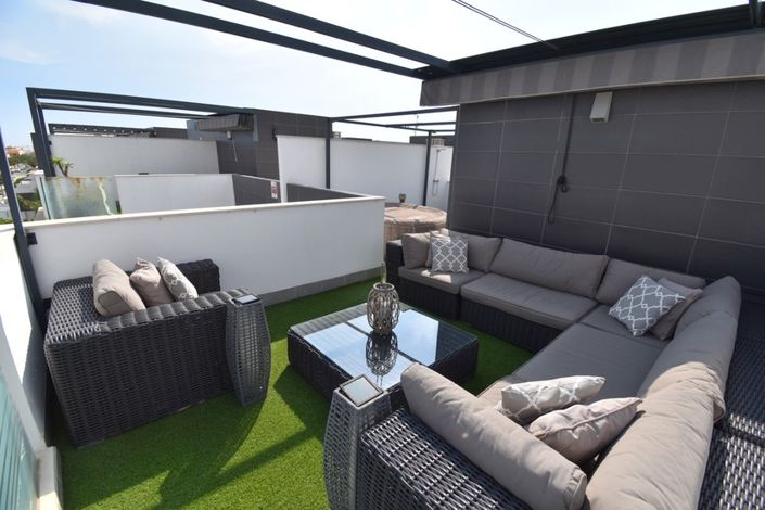 Image No.23-3 Bed Townhouse for sale