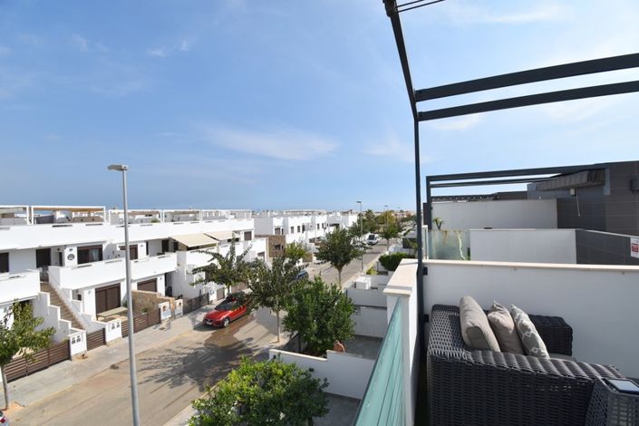 Image No.24-3 Bed Townhouse for sale