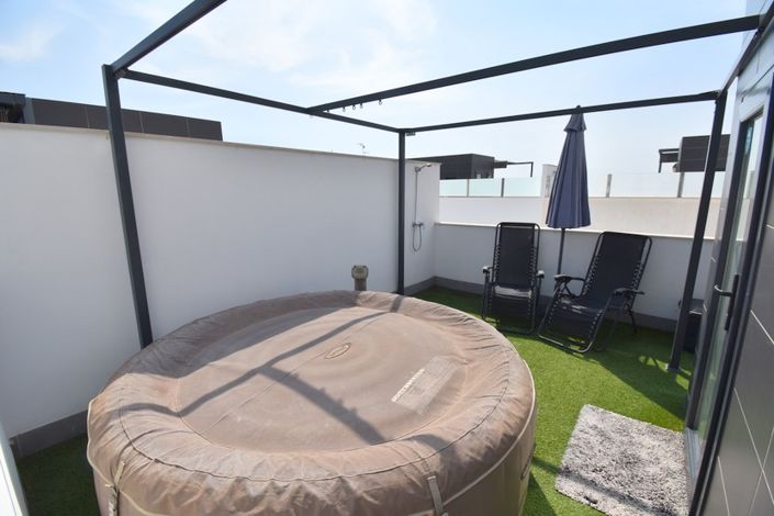 Image No.27-3 Bed Townhouse for sale