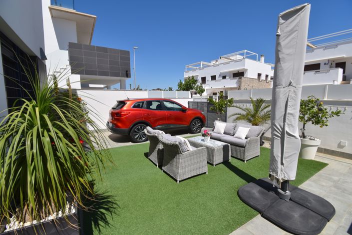 Image No.30-3 Bed Townhouse for sale