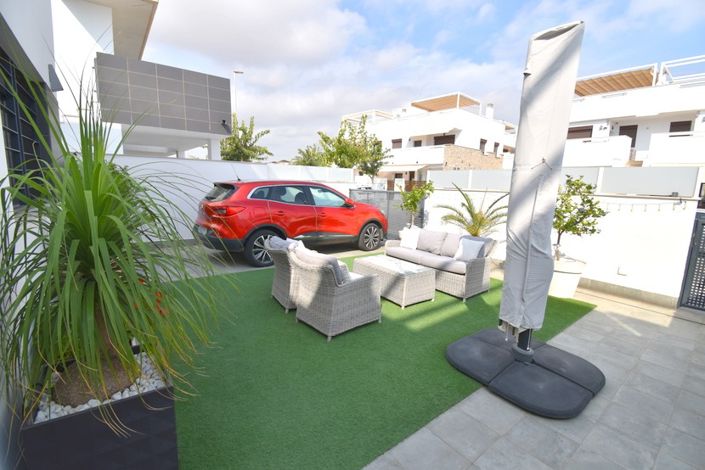 Image No.31-3 Bed Townhouse for sale