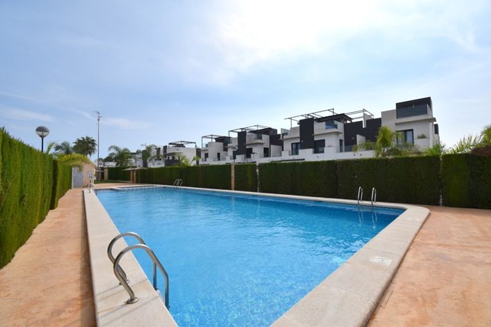 Image No.35-3 Bed Townhouse for sale