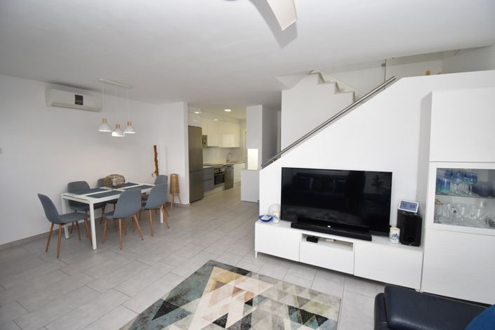 Image No.8-3 Bed Townhouse for sale