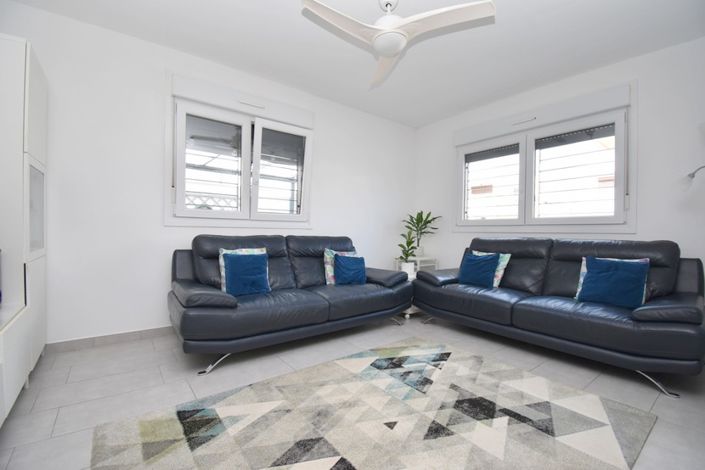 Image No.9-3 Bed Townhouse for sale