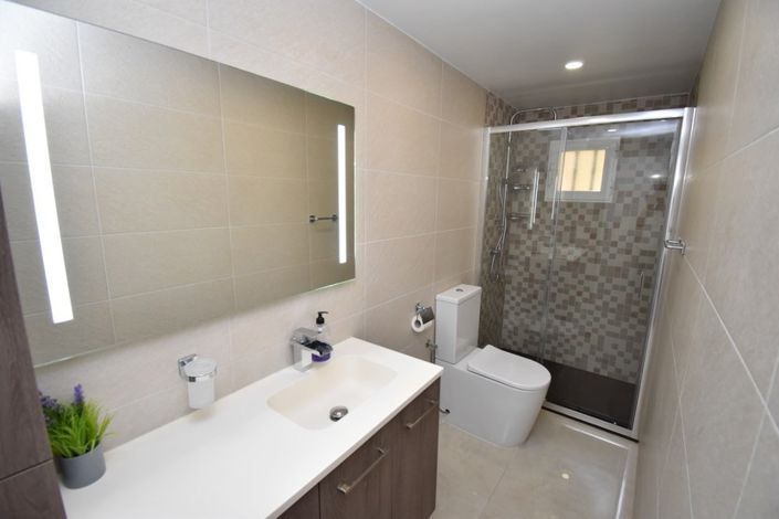 Image No.12-2 Bed Property for sale