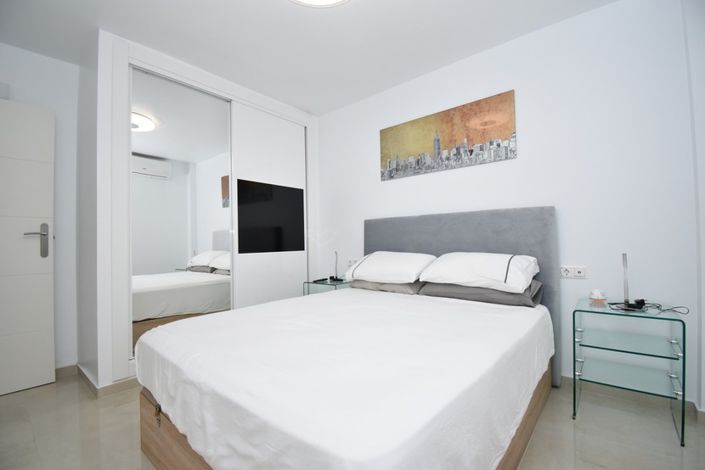 Image No.9-2 Bed Property for sale