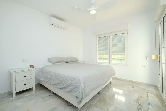 Image No.28-3 Bed Villa for sale