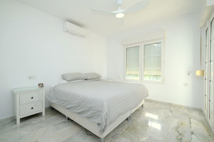 Image No.28-3 Bed Villa for sale