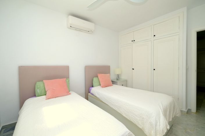 Image No.34-3 Bed Villa for sale