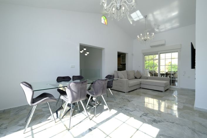 Image No.6-3 Bed Villa for sale