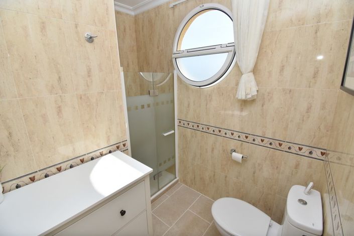 Image No.13-2 Bed Property for sale