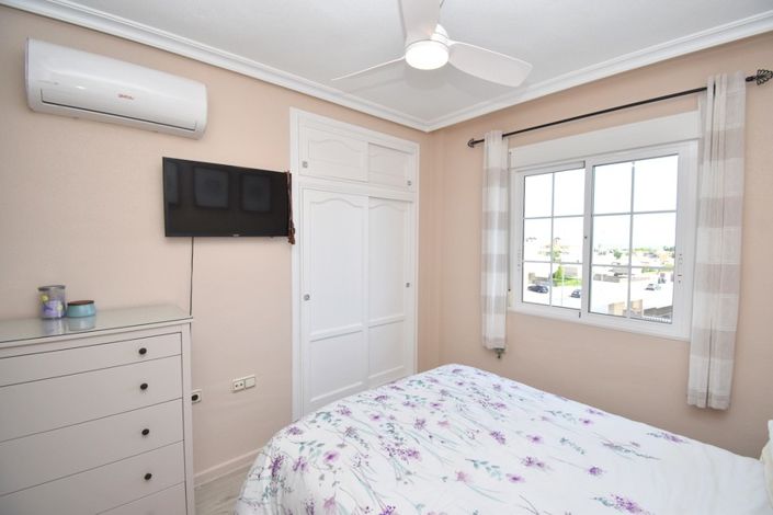 Image No.8-2 Bed Property for sale