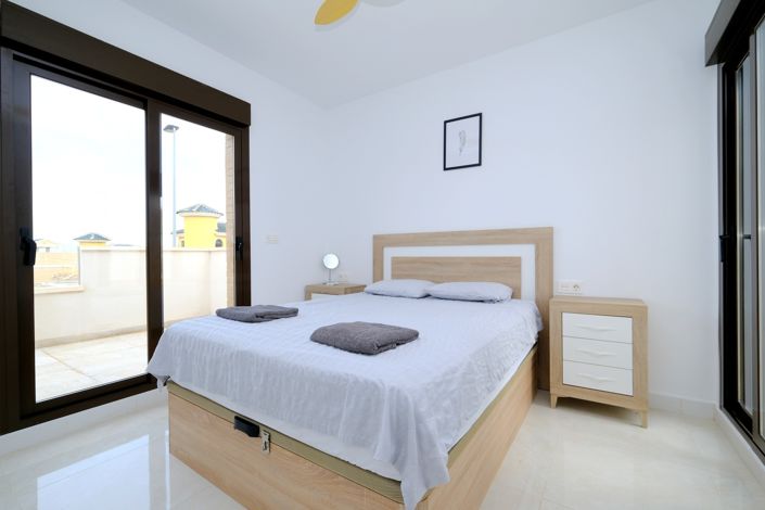 Image No.12-3 Bed Villa for sale