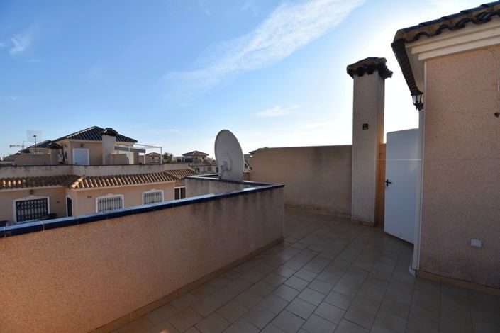 Image No.17-2 Bed Townhouse for sale