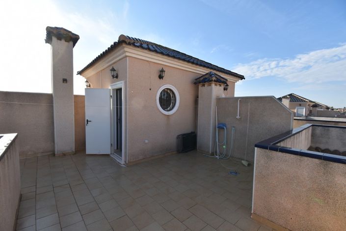 Image No.18-2 Bed Townhouse for sale