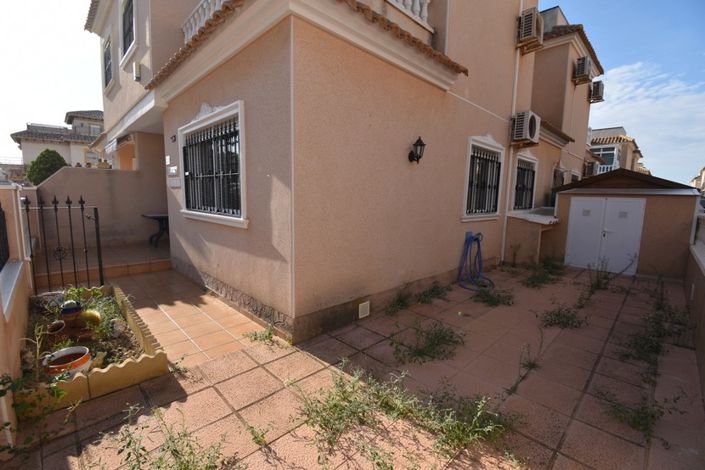 Image No.20-2 Bed Townhouse for sale