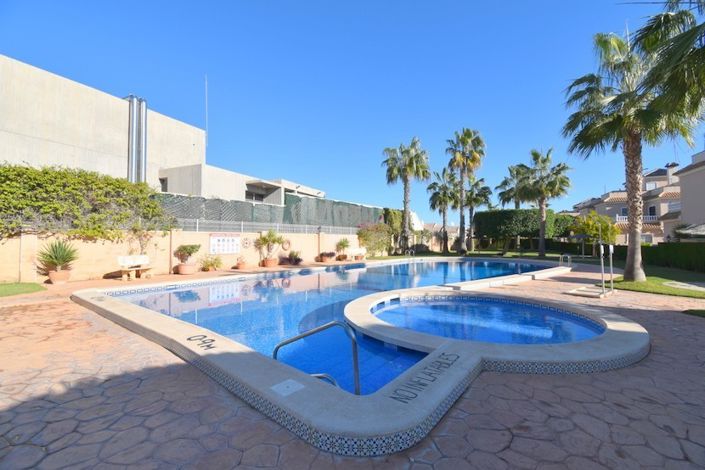 Image No.21-2 Bed Townhouse for sale