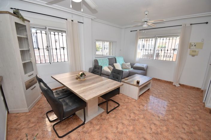 Image No.7-2 Bed Townhouse for sale