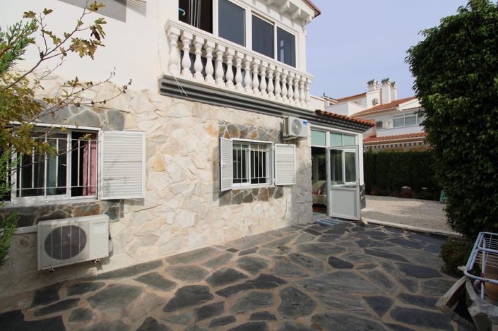 Image No.26-3 Bed Townhouse for sale