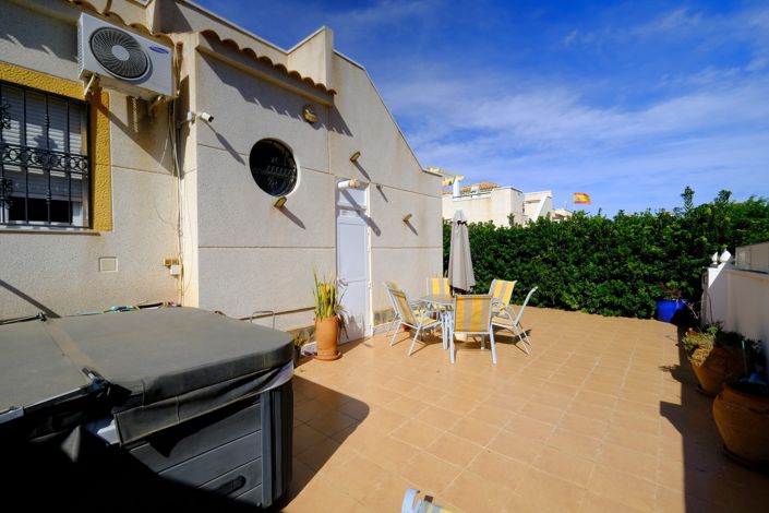 Image No.16-2 Bed Bungalow for sale