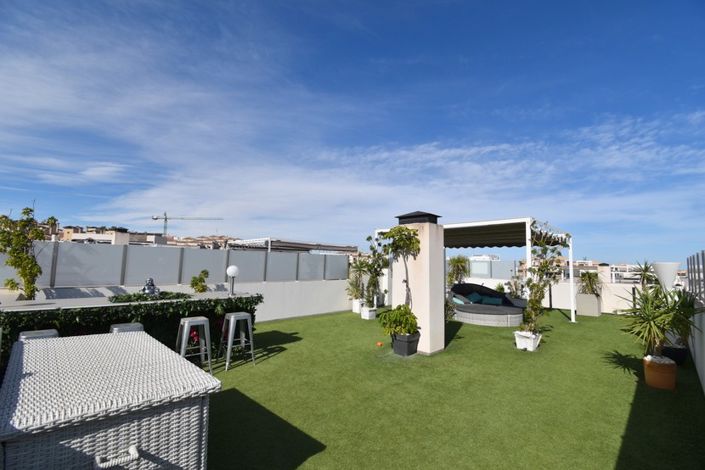 Image No.3-4 Bed Villa for sale