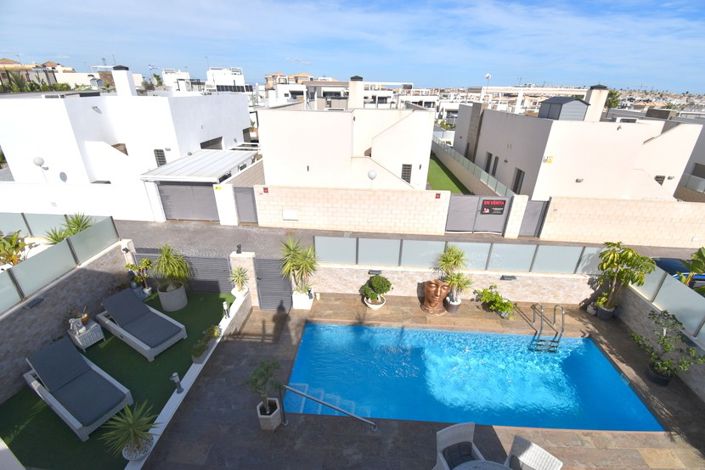 Image No.32-4 Bed Villa for sale