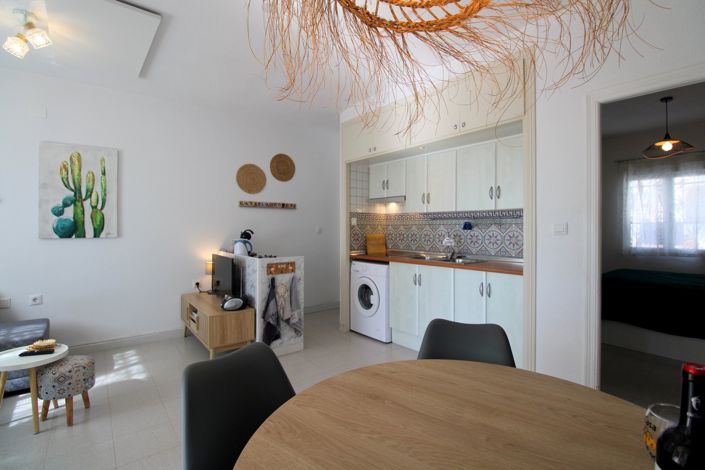 Image No.10-1 Bed Property for sale