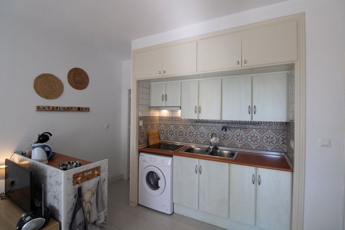 Image No.11-1 Bed Property for sale